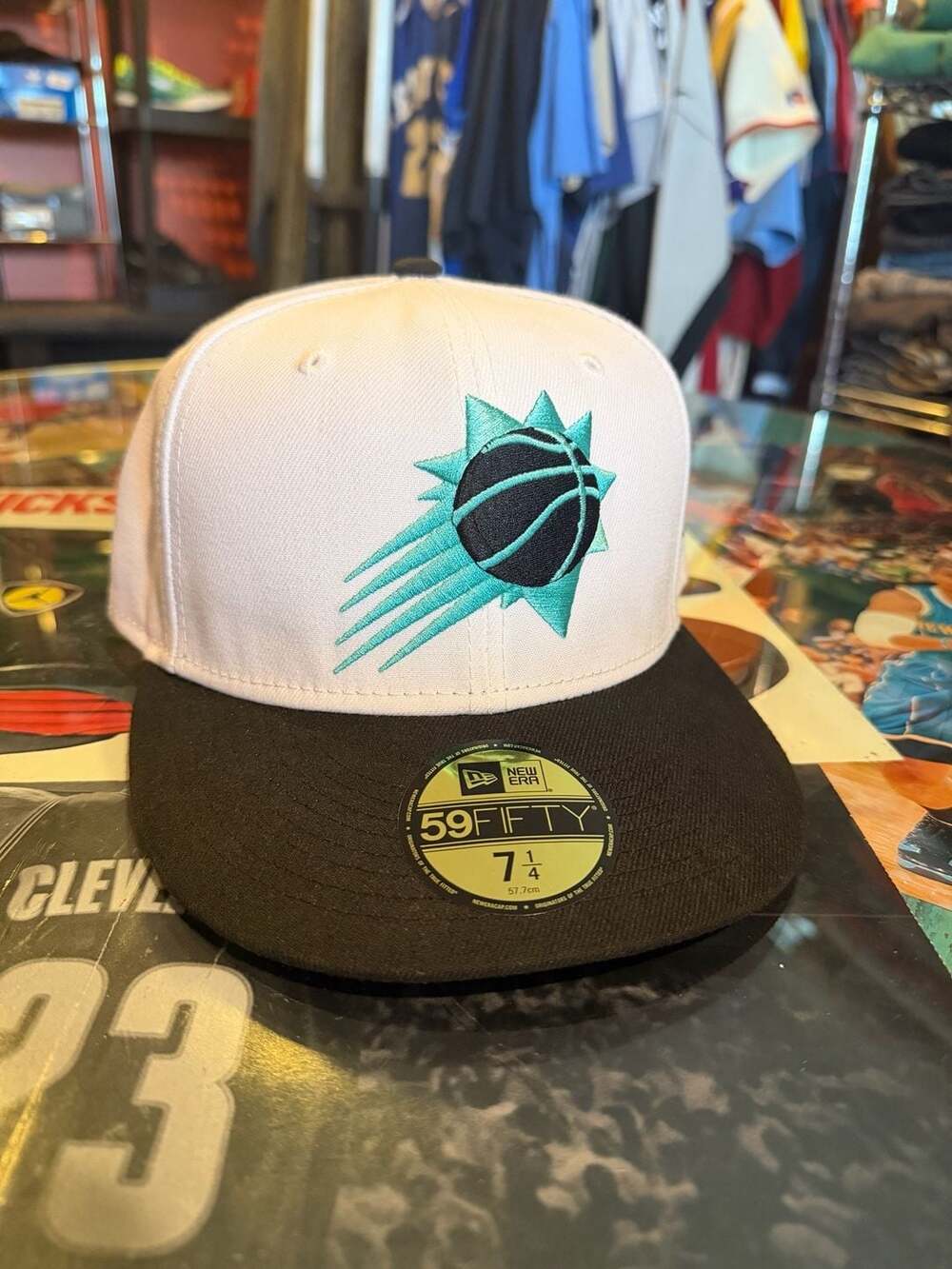 New Era Phoenix Suns 59FIFTY Size 7 1/4 White Black Fitted Hat